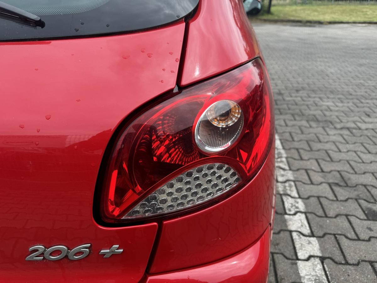 Peugeot 206+ original R&uuml;cklicht R&uuml;ckleuchte Schlussleuchte rechts Bj.2010